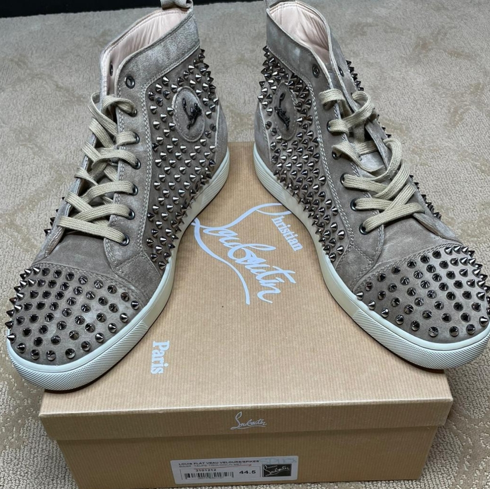 Auth Christian Louboutin Louis Flat Velour/Spikes